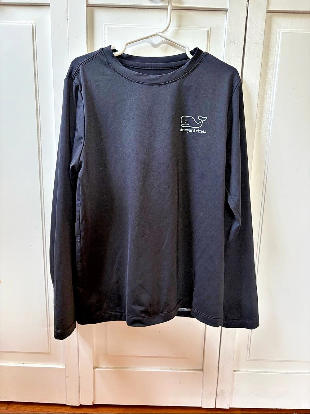 vineyard vines Performance Long Sleeve Tee in Black Size 6